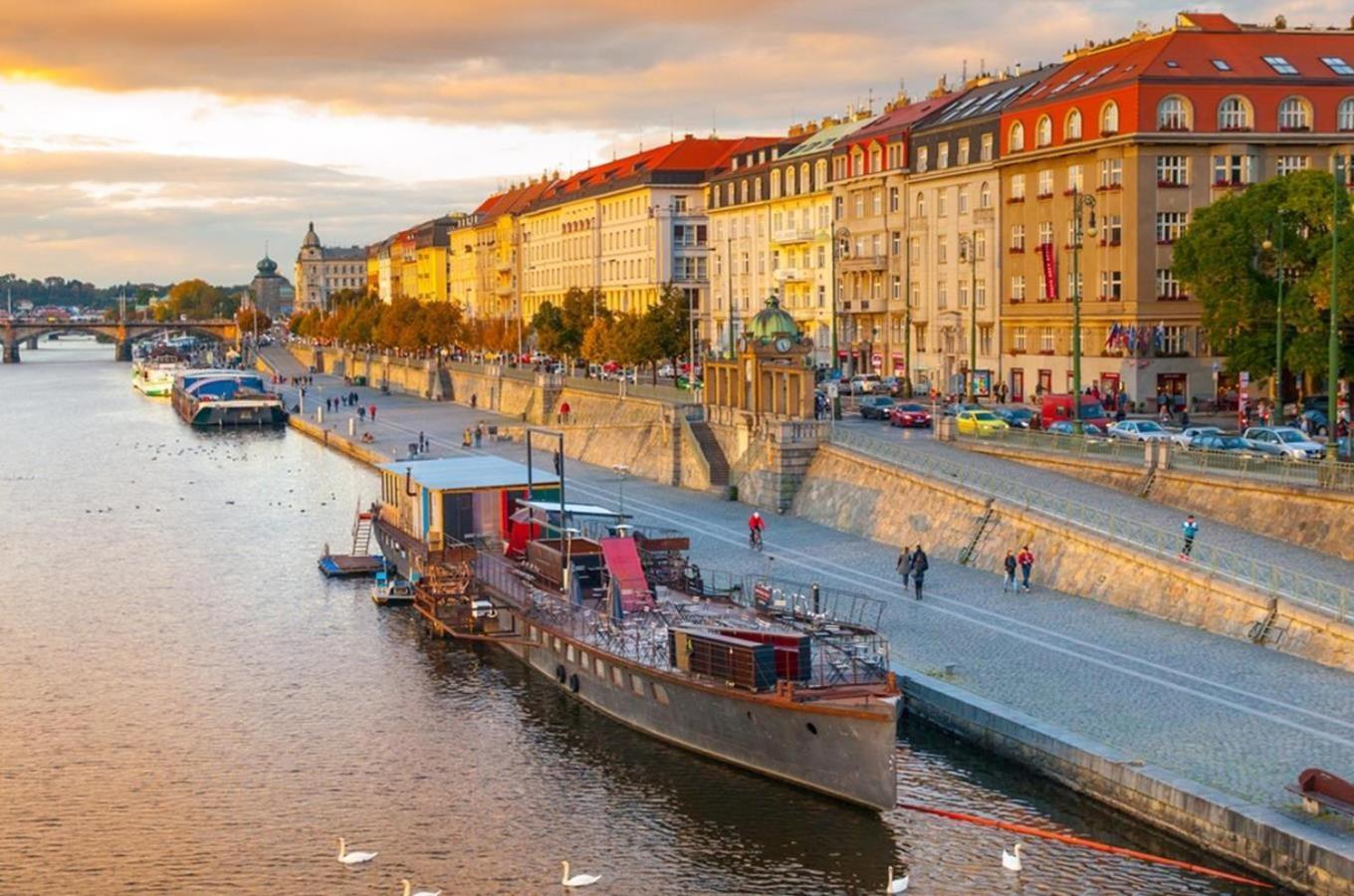 Thai Sun Hostel Prague Extérieur photo
